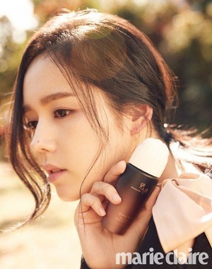 Han Ga In is a perfect goddess in 'Marie Claire'