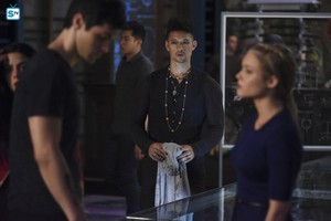  Shadowhunters - Episode 2.01 - The Guilty Blood - Promotional चित्रो