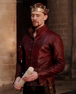  Tom in "The Hollow Crown"