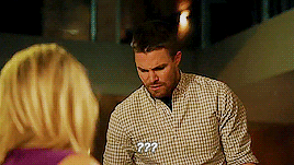  Oliver Queen being utterly confused door Felicity Smoak
