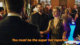  Oliver reyna being utterly confused sa pamamagitan ng Felicity Smoak