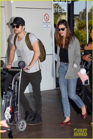  Paul Wesley and Phoebe Tonkin Jet To Her ہوم in Australia For The Holidays!
