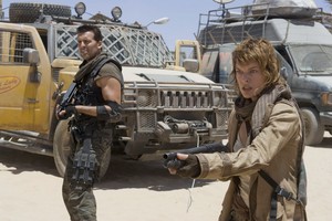  Resident Evil: Extinction - Carlos and Alice