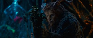  Beauty and the Beast Trailer Screencaps