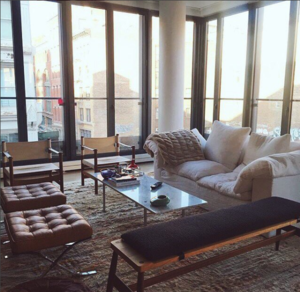 Haylee Pergola geplaatst pic of penthouse in New York City.
