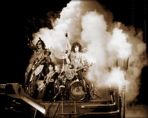  吻乐队（Kiss） ~San Francisco, California...April 3, 1983