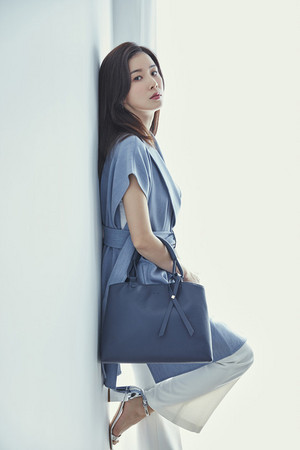LEE BO YOUNG FOR 2017 S/S BE_GE HANDBAGS