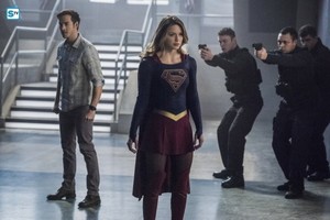 Supergirl - Episode 2.16 - Star-Crossed - Promo Pics