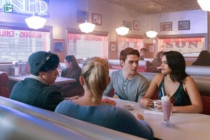  1x08 'The Outsiders'