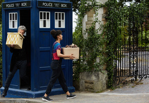  Doctor Who - Episode 10.04 - Knock Knock - Promo Pics