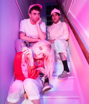  Paramore: Cover litrato for The Guardian Guide