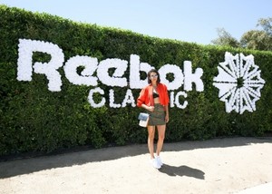  Reebok Classic Crib: Hosted 의해 Nina Dobrev at La Quinta