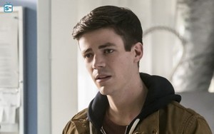  The Flash - Episode 3.20 - I Know Who 你 Are - Promo Pics