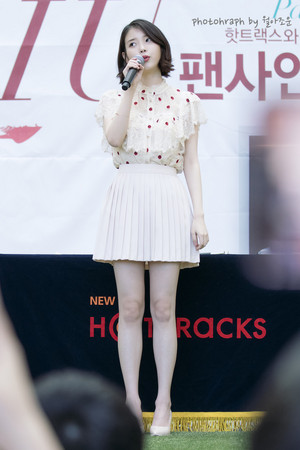  20170507 IU Palette Fansign at Time Square