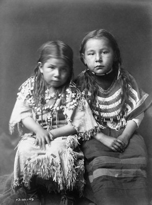 Bull Shoe's children by Edward S. Curtis