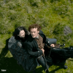  Jamie and Claire moment