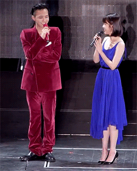  Just Ji Eun and Ji Yong being awkward and cute around each other