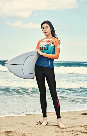  KANG SORA LOOKS STUNNING FOR THE NORTH FACE