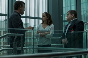  New pics of Emma Watson in 'The Circle'