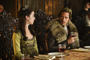  Reign "The Shakedown" (4x12) promotional picture