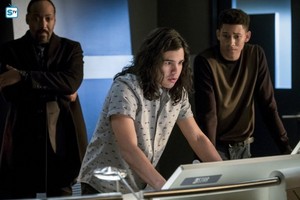  The Flash - Episode 3.21 - Cause and Effect - Promo Pics