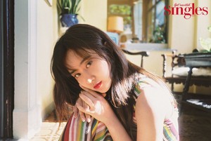  Yuri for Singles Magazine June 2017 Issue