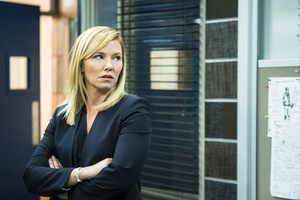 Kelli Giddish as Amanda Rollins in Law and Order: SVU - Decline and Fall (18x09)