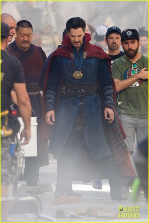  Robert Downey Jr. Films 'Avengers: Infinity War' with Benedict Cumberbatch - New Set Photos!