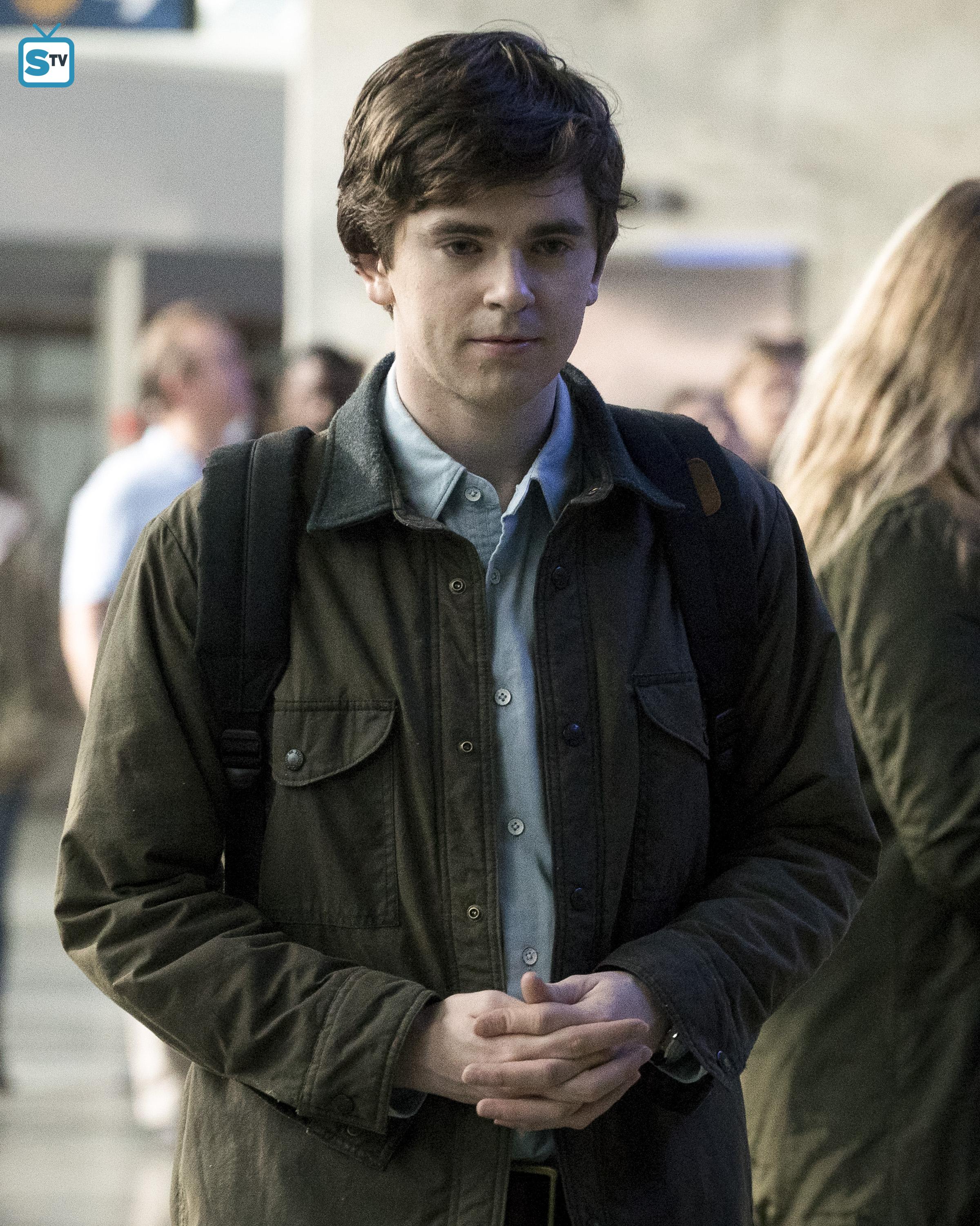1x01 'Burnt Food' Promotional Photo - The Good Doctor Photo (40698342) -  Fanpop