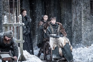  Arya, Sansa and Bran 7x04 - The Spoils of War