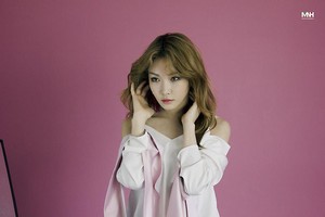  Chungha's Pictorial Photoshoot Behind for CeCi Magazine August Issue