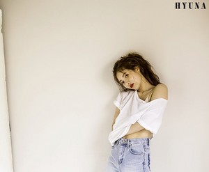  HyunA 6th Mini Album 'Following' jas Shooting Behind