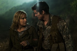  Kim Dickens as Madison Clark in Fear the Walking Dead: "Burning in Water, Drowning in Flame"