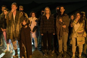  Kim Dickens as Madison Clark in Fear the Walking Dead: "Burning in Water, Drowning in Flame"