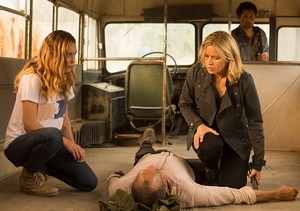  Kim Dickens as Madison Clark in Fear the Walking Dead: "North"