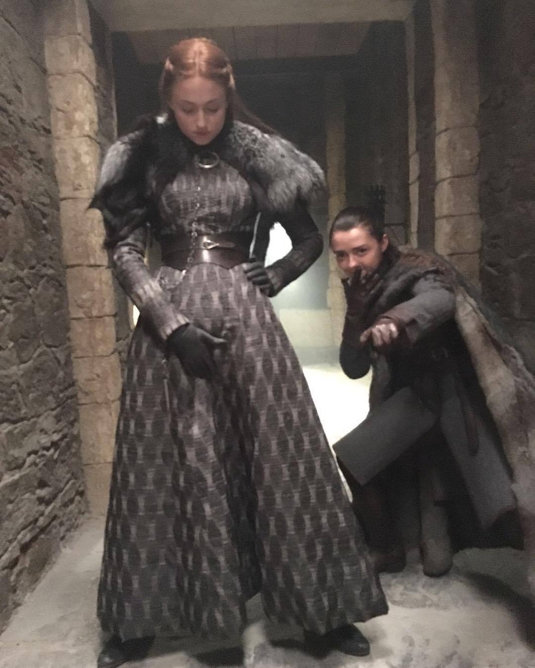 Sophie Turner And Maisie Williams Game Of Thrones Photo 40665243