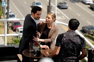 3x01 - They're Back, Aren't They? - Lucifer and Chloe