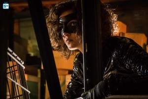  4x07 - A день in The Narrows - Selina