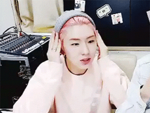  Kihyun with rosado, rosa Hair