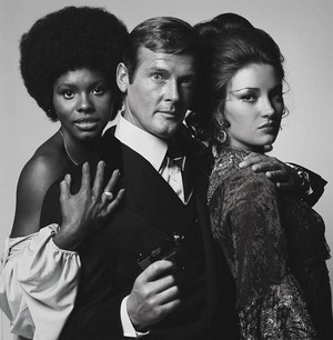  Sir Roger Moore And His LALD Co-Stars