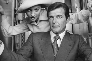 Sir Roger Moore And Jane Seymour