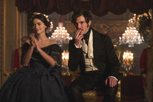  Victoria "The Green-Eyed Monster" (2x02) promotional picture