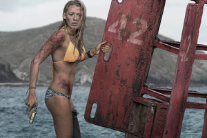  Blake Lively in The Shallows