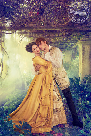  Outlander Season 3 Claire and Jamie Fraser at Entertainment Weekly Photoshoot