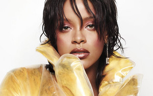 Rihanna ELLE 2017