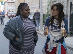  Smilf "Deep-Dish pizza and A Shot Of Holy Water" (1x04) promotional picturee