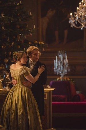  Victoria "Comfort and Joy - क्रिस्मस Special" (2x09) promotional picture