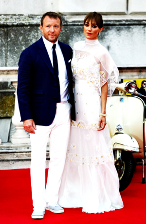  Guy Ritchie and wife