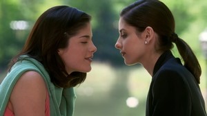  Cruel Intentions- Cecile and Kathryn Ciuman
