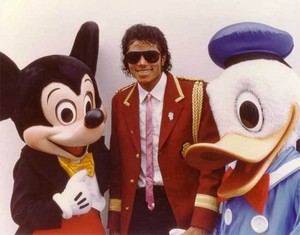  Michael Jackson With Mickey And Donald